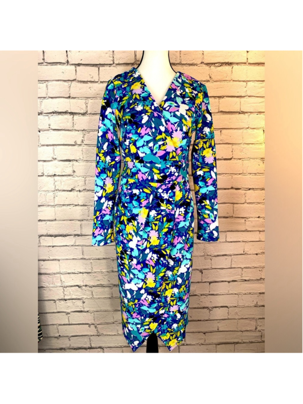 Women's Rachel Roy Pink Blue Floral Boho Long Sleeved Wrap Dress size Medium NWT